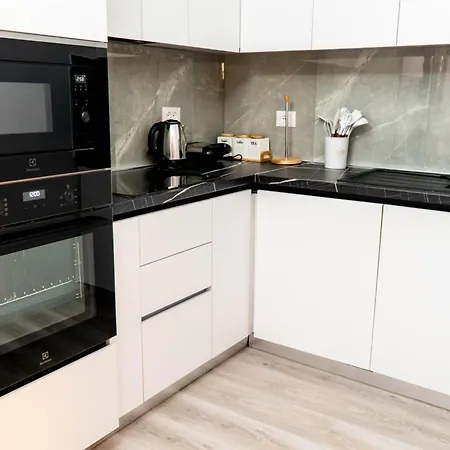 Signature 8 * Тирана