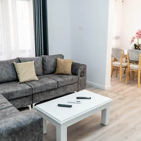 Signature 8 Daire Tiran